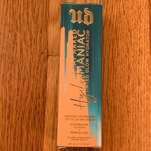 Urban decay New stay naked hydro maniac tinted glow hydrator